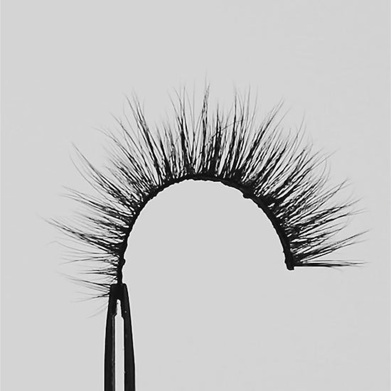 Lilly Lashes | Everyday - Blushing rotating lash video